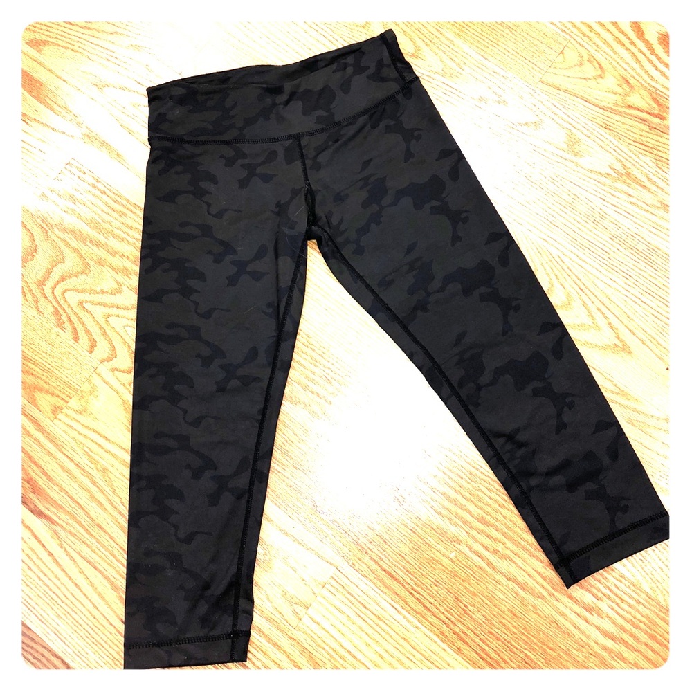 Lululemon size 6 camo leggings!!!